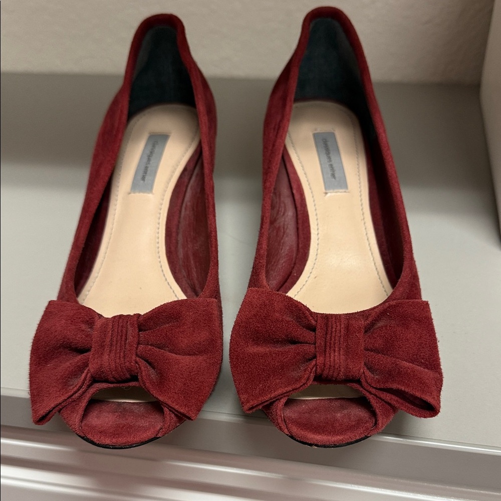 Chic Red Suede Peep-Toe Bow Heels